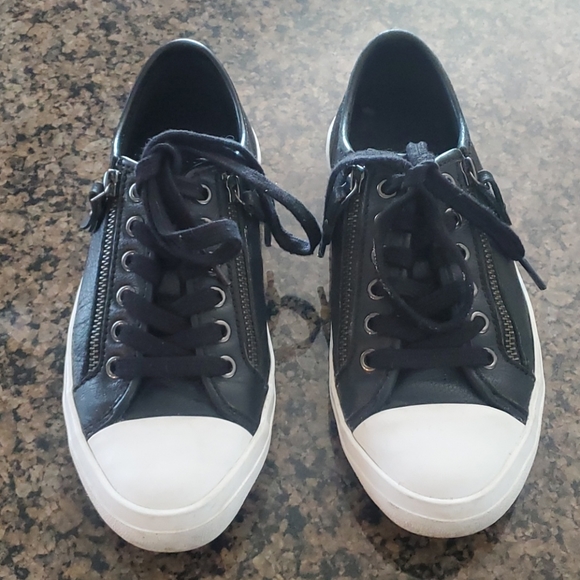 Coach leather ladies shoes - Picture 2 of 7